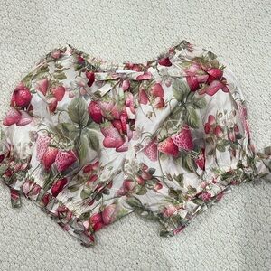 Selkie Strawberry cream shorts
